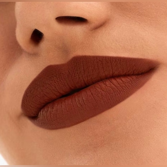 MAC LOCKED KISS 24HR LIPSTICK - Picture 7 of 7